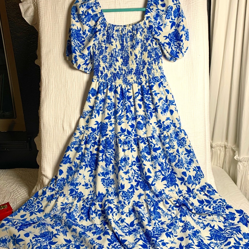 Cute summer sundress blue floral sz 6 (small) SHEIN